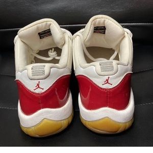 Jordan 11 cherry size 11